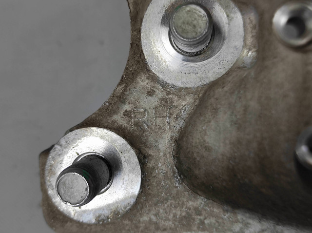 Цапфа поворотного кулака 52711S1100 HYUNDAI