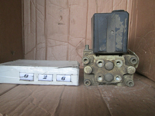 Блок керування АБС (ABS) 0265201011 VAG