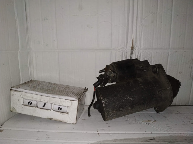 Стартер автомобільний 02A911023R VAG