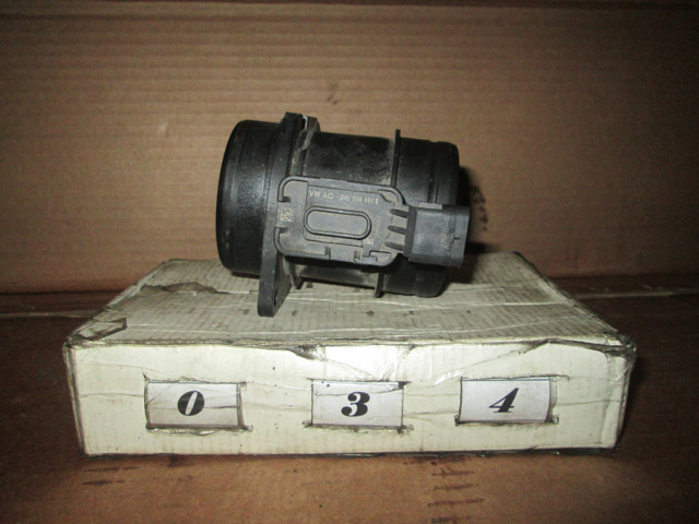Датчик витрати повітря 04L906461B VAG