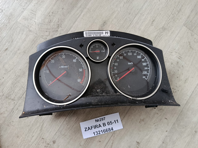 щиток приладу 13216684 OPEL