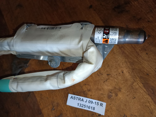 Подушка безпеки, збоку права айрбег 13251618 OPEL