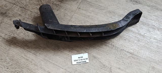 Праве кріплення переднього бампера 1K0807890B VAG