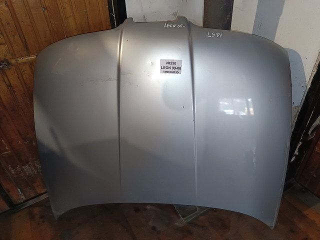 Капот 1M0823033D VAG