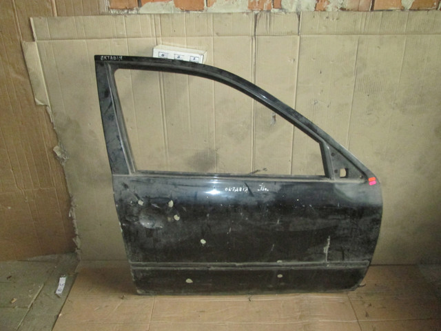 Дверка передня права 1U4831052 VAG