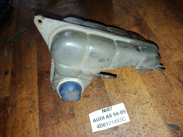 Бачок розширювальний 4D0121403C VAG