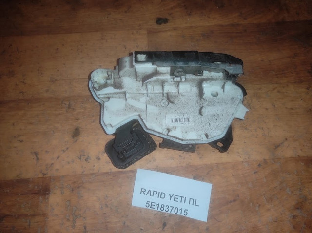 Замок водійських дверей 5E1837015 VAG