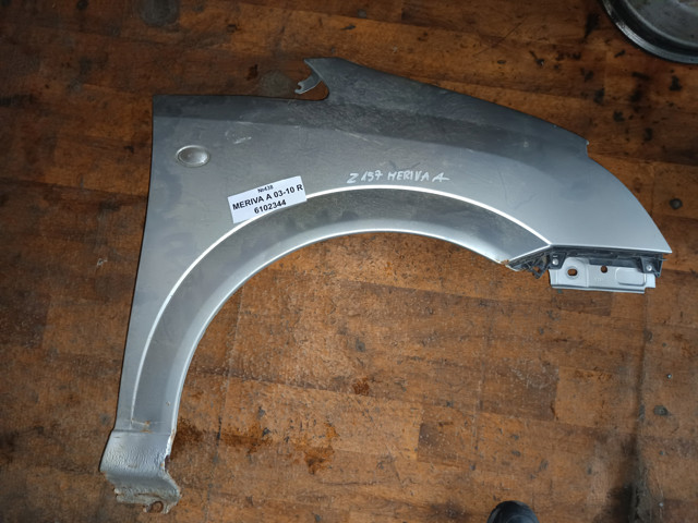 Переднє праве крило 6102344 OPEL