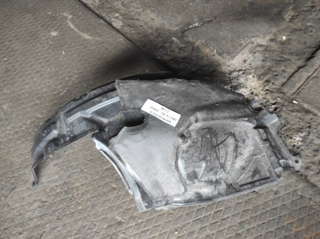 Підкрилок передній правий 63842BA60A NISSAN
