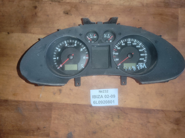 Щиток приладів (комбінація) 6L0920801 VAG