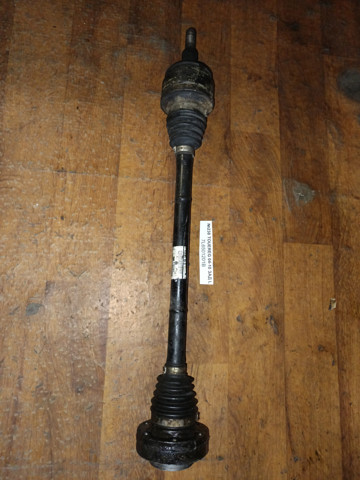 Напіввісь задня 7L6501201B VAG