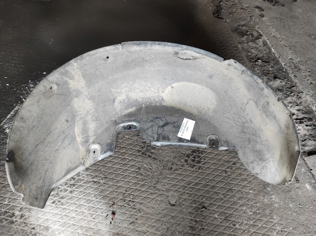 Підкрилок заднього крила, лівий 7L6810971A VAG