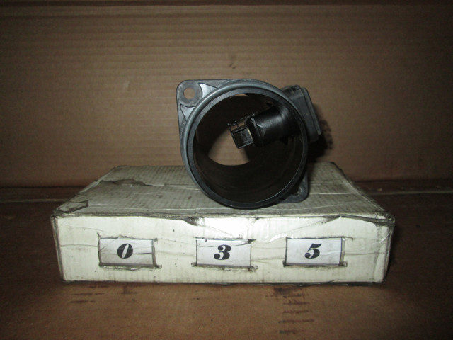 Датчик потоку (витрати) повітря, витратомір MAF - (Mass Airflow) 8200358901 NISSAN