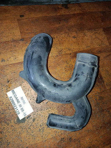 Патрубок повітряний 8200923128 RENAULT