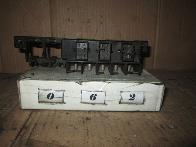 Корпус запобіжників 8L0941822 VAG