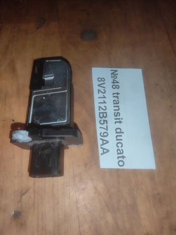 Датчик витрати повітря 8V2112B579AA FORD