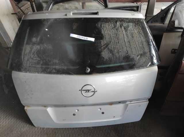 П'яті двері 93185632 OPEL