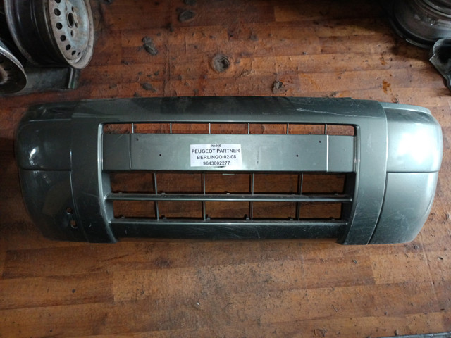 Буфер (бампер) передній 9643802277 PEUGEOT