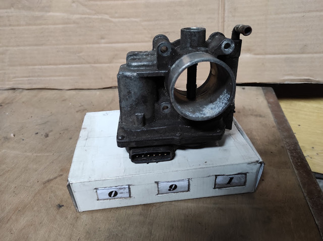 Блок дросельної заслінки RF7J136B0B MAZDA