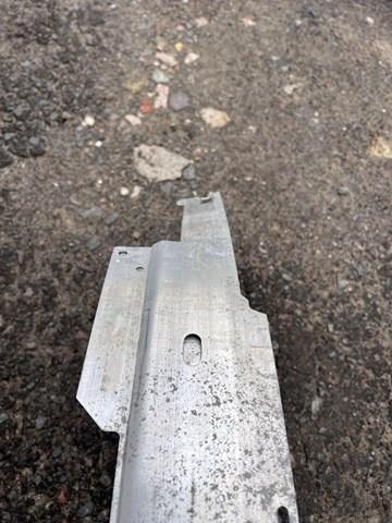 Балка бампера переднього 51117385288 BMW