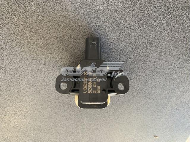Датчик AIRBAG передній A1668210351 MERCEDES