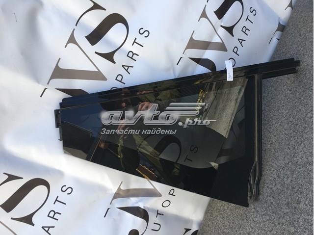 Скло-кватирка двері, задній, правій LR034313 LAND ROVER