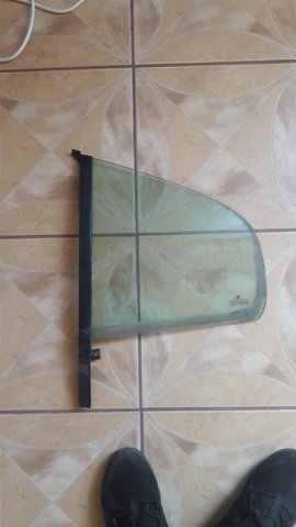 Задня кватирка ліва 1U4845215D VAG