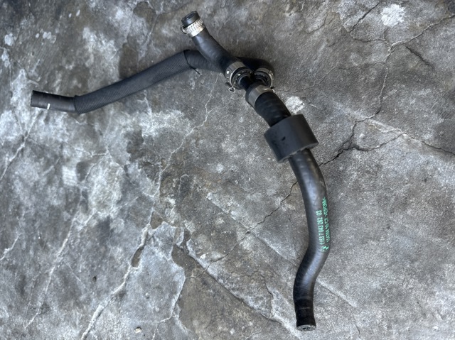 Трубка відводу кар.газов 11537843262 BMW