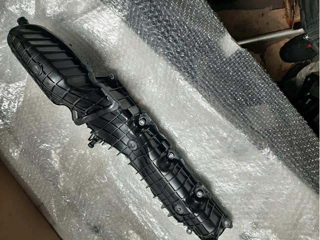 Колектор впускний, правий 11615B3F936 BMW