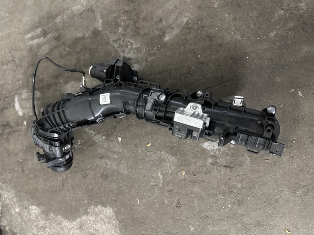 Колектор впускний 11618513655 BMW