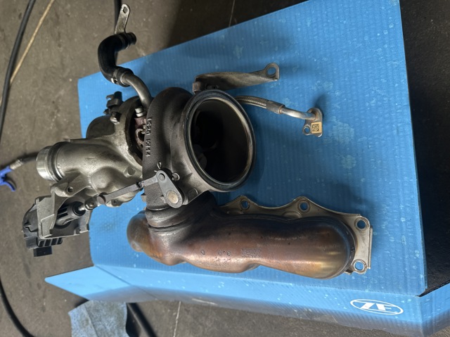 Турбокомпресор 11657642469 BMW