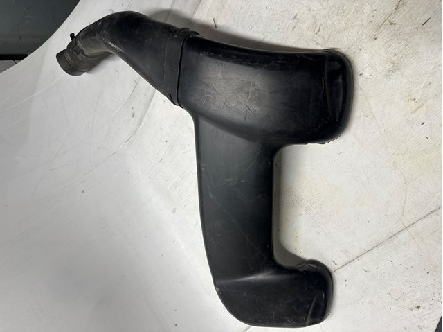 Повітроприймач 13718570289 BMW