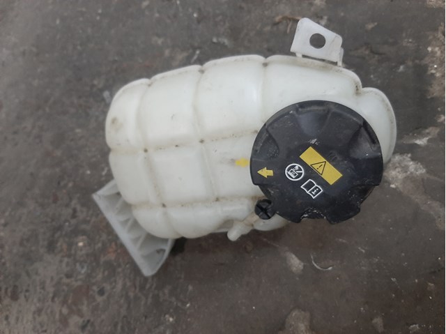 Бачок для води 17137642160 BMW