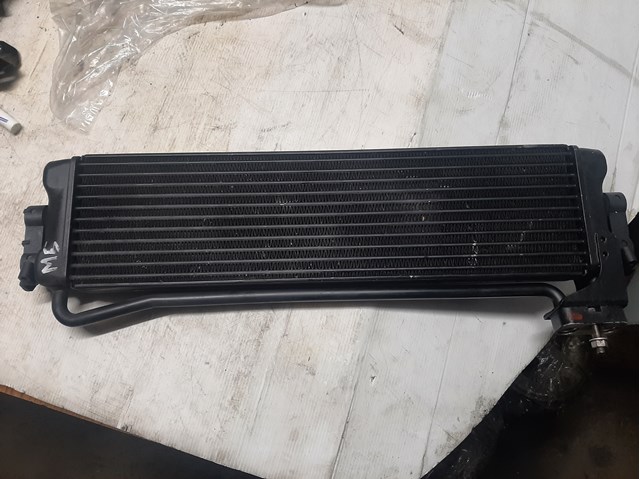 Радіатор масляний 17222282499 BMW