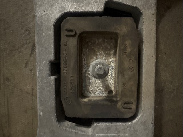 Подушка трансмісії (опора коробки передач) 22316769848 BMW