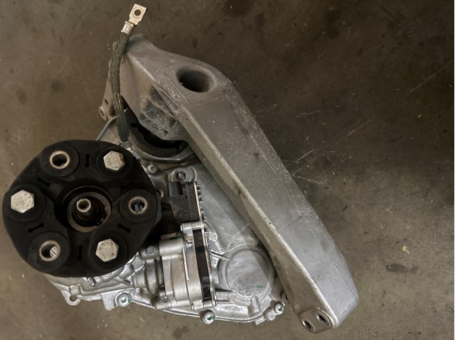 Кронштейн КПП 22316786567 BMW