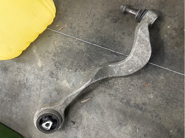 Поперечний важіль 31102348047 BMW