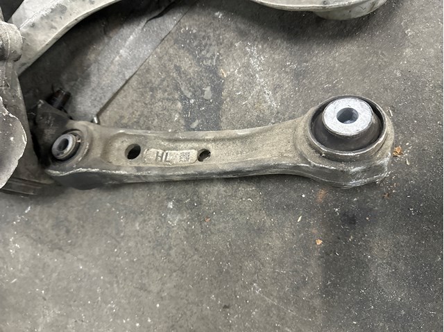 Поперечний важіль 31126850605 BMW