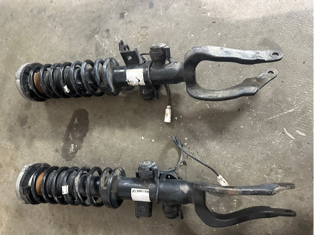 Подушка амортизатора переднього 31306863295 BMW