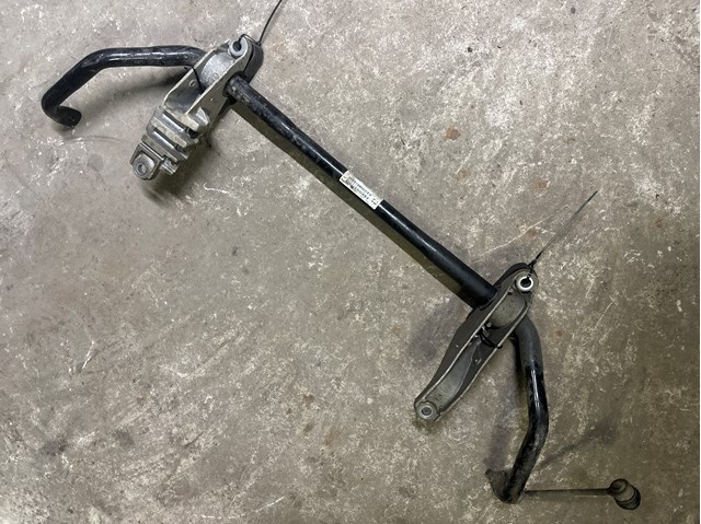 Стабілізатор передній стійкості 31357856911 BMW