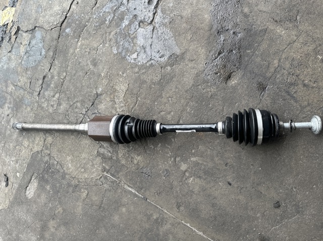 Привід правий 31607593040 BMW