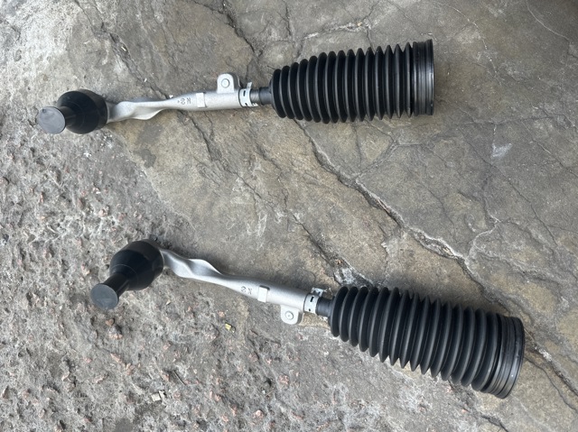Поперечна рульова тяга права 32106868689 BMW