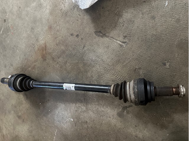 Піввісь задня, права 33207566074 BMW