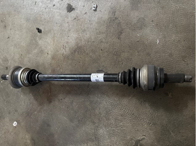 Напіввісь задня 33208609838 BMW