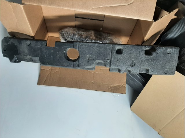 Наповнювач бампера переднього 51117178081 BMW
