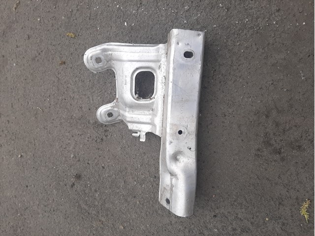 Кронштейн підсилювача переднього бампера 51117289909 BMW