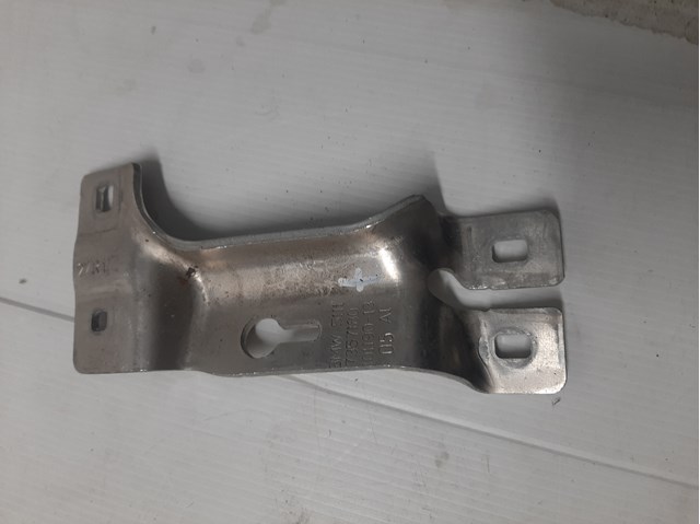 Кронштейн підсилювача переднього бампера 51117357180 BMW