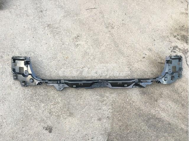 Кронштейн бампера заднього, центральний 51127207109 BMW