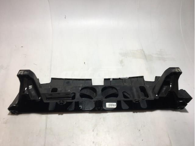 Кронштейн бампера заднього, центральний 51127294391 BMW