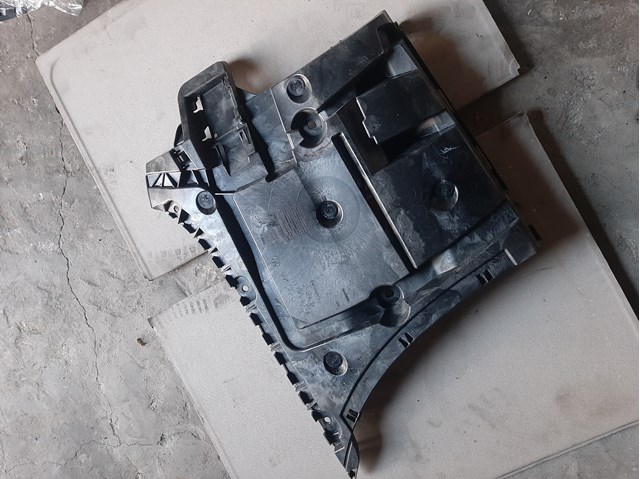 Лівий кронштейн кріплення бампера заднього 51127387299 BMW